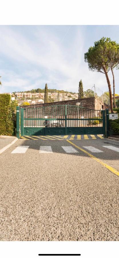 Studio Vue Mer /Parking Privatif Saint-Raphaël Esterno foto
